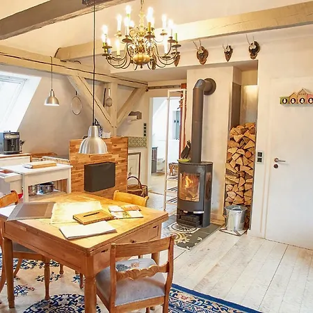 Apartment Holzwerk *